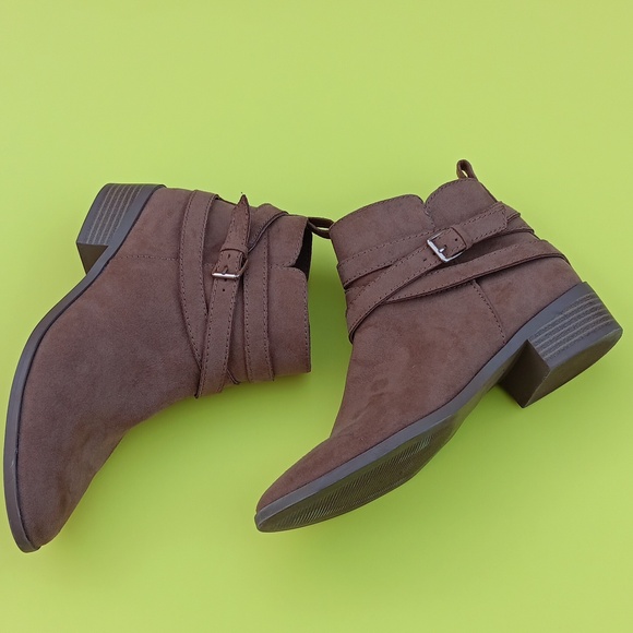 SUN STONE  Women's Tan Ankle Boot - 7.5 - Picture 3 of 9